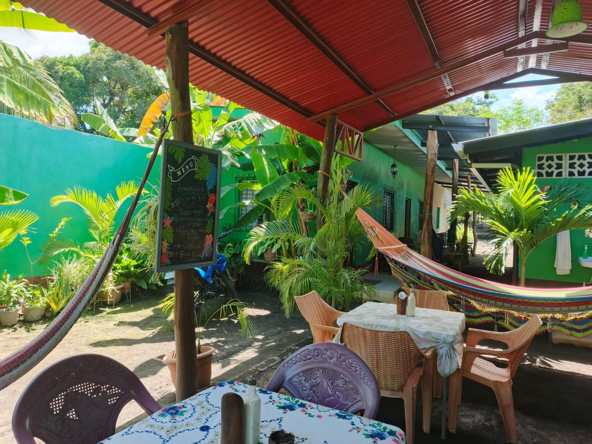 Cocos Hostel Мойогалпа Екстериор снимка